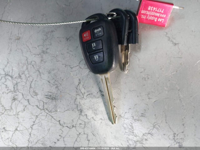5YFBURHE8FP301728 Toyota COROLLA LE