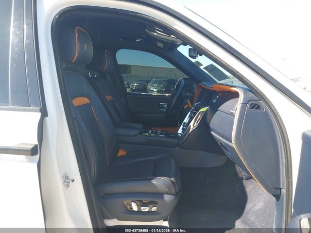 SLATV4C01NU209000 Rolls-Royce Cullinan