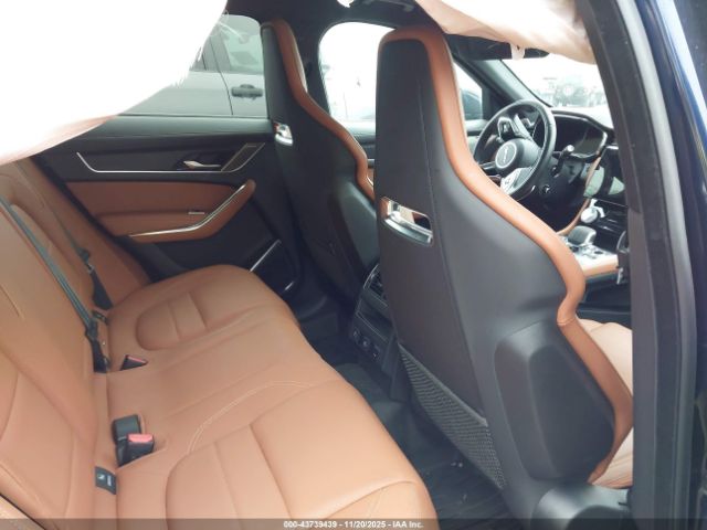 2024 JAGUAR F-PACE SADCT2EX8RA727971 Photo 7