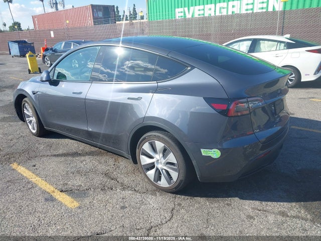 2023 TESLA MODEL Y 7SAYGDEE8PA118447 Photo 2