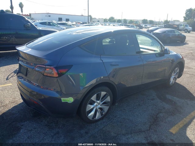 2023 TESLA MODEL Y 7SAYGDEE8PA118447 Photo 3