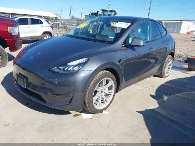 2023 TESLA MODEL Y 7SAYGDEE5PA153320 Photo 1