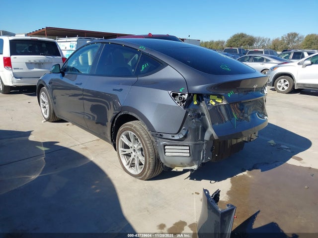 2023 TESLA MODEL Y 7SAYGDEE5PA153320 Photo 2