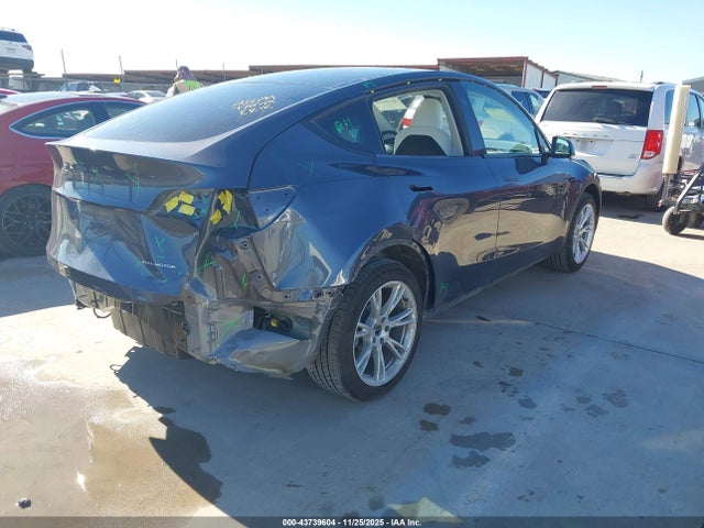 2023 TESLA MODEL Y 7SAYGDEE5PA153320 Photo 3