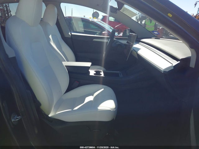 2023 TESLA MODEL Y 7SAYGDEE5PA153320 Photo 4