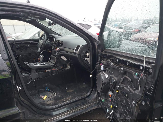 2019 JEEP GRAND CHEROKEE 1C4RJFBG2KC712884 Photo 4