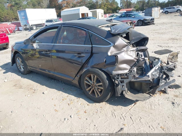 2017 HYUNDAI SONATA 5NPE24AF6HH452639 Photo 2