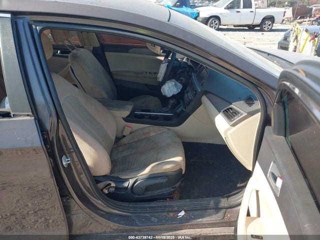2017 HYUNDAI SONATA 5NPE24AF6HH452639 Photo 4