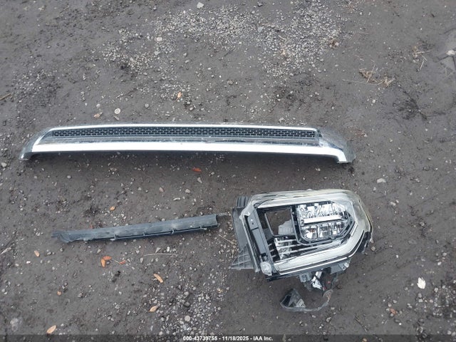 5TFAY5F14JX751704 Toyota Tundra 1794 5.7l V8