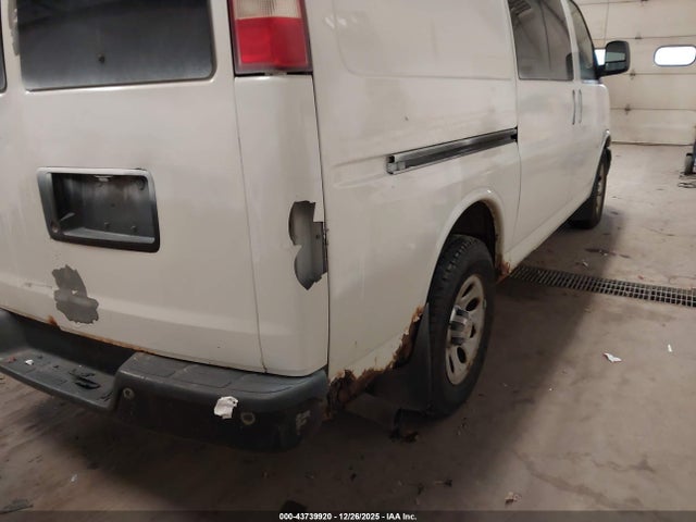 2010 CHEVROLET EXPRESS 1500 1GCUHAD42A1133996 Photo 5