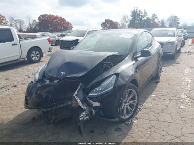 2021 TESLA MODEL Y 5YJYGDEE4MF118554 Photo 1