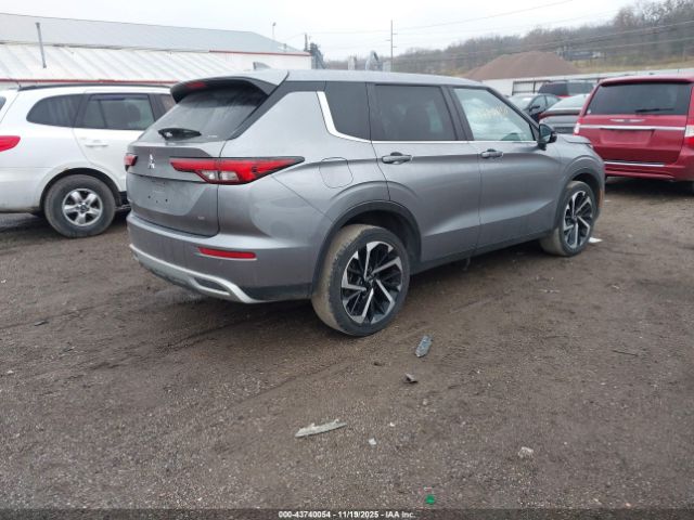 2022 MITSUBISHI OUTLANDER JA4J4UA81NZ050830 Photo 3