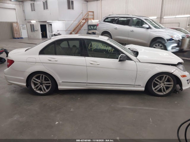 Aukcja sprzedaży 2013 Mercedes-benz C 300 Sport 4matic, vin: WDDGF8AB9DR279354, numer aukcji: 43740169
