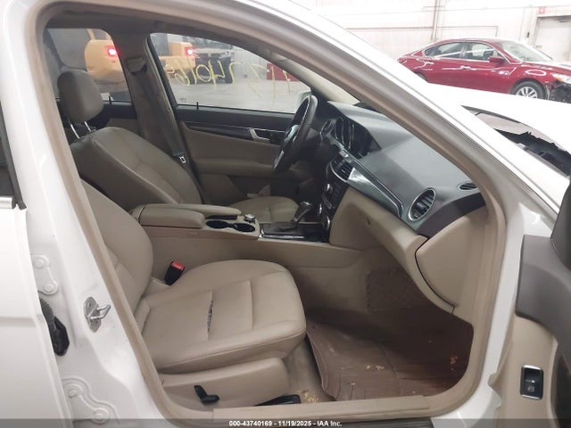 Aukcja sprzedaży 2013 Mercedes-benz C 300 Sport 4matic, vin: WDDGF8AB9DR279354, numer aukcji: 43740169
