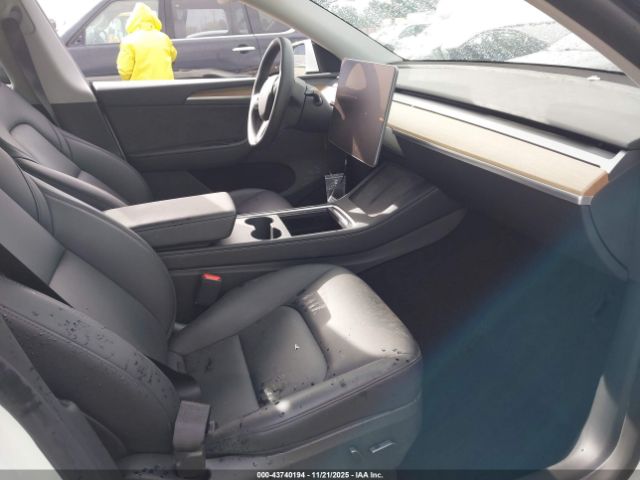 2023 TESLA MODEL Y 7SAYGDEE0PA129801 Photo 4