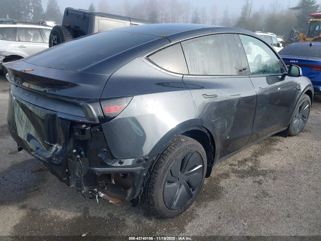 2026 TESLA MODEL Y 7SAYGDEE2TF444077 Photo 3