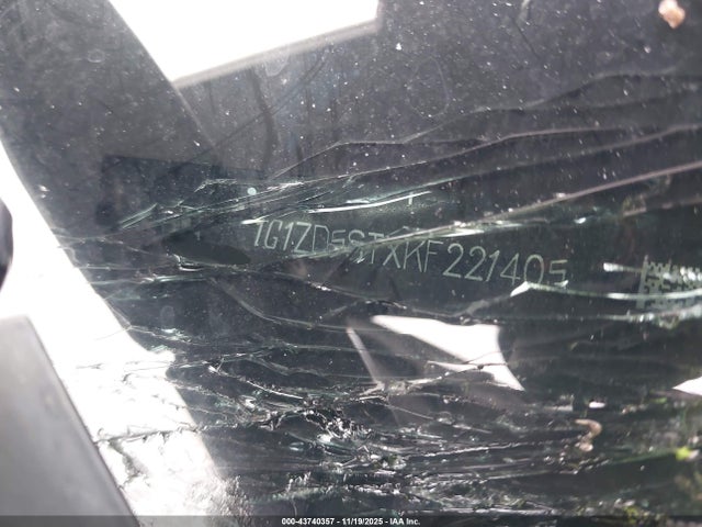 2019 CHEVROLET MALIBU 1G1ZD5STXKF221405 Photo 8