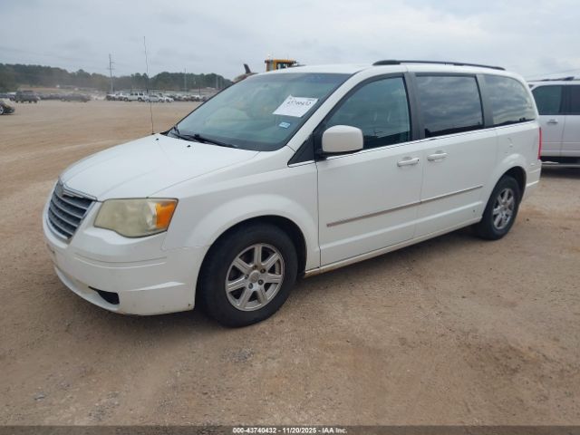 2010 CHRYSLER TOWN & COUNTRY 2A4RR5D15AR132251 Photo 1