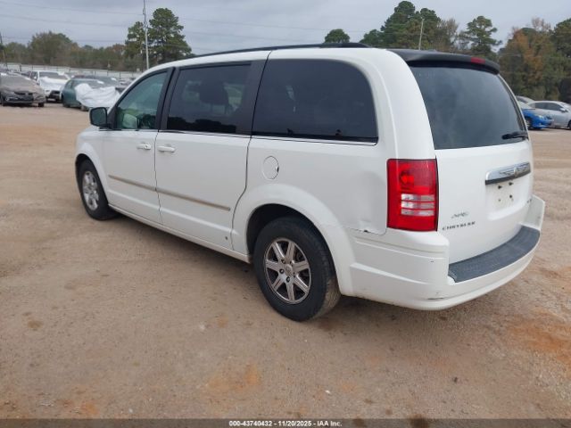 2010 CHRYSLER TOWN & COUNTRY 2A4RR5D15AR132251 Photo 2