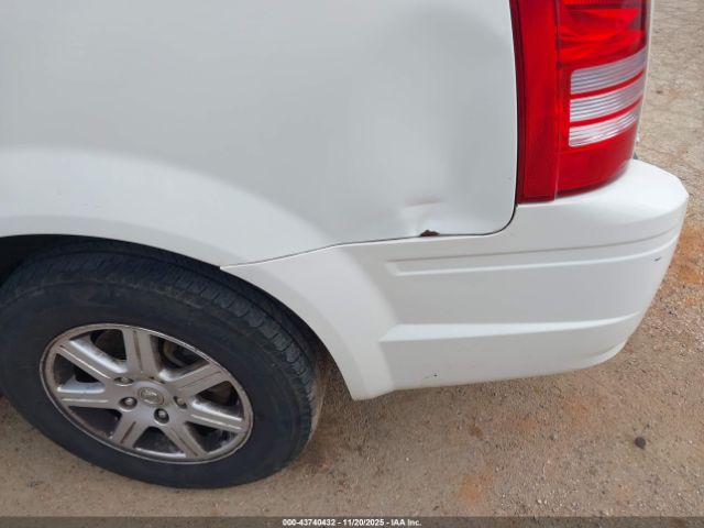 2010 CHRYSLER TOWN & COUNTRY 2A4RR5D15AR132251 Photo 5