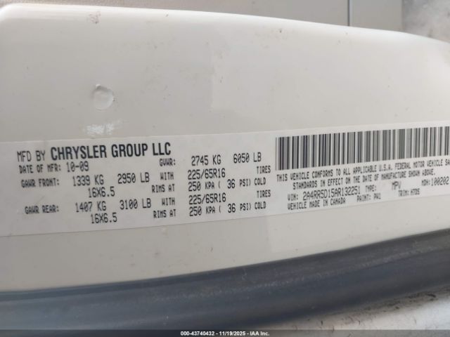 2010 CHRYSLER TOWN & COUNTRY 2A4RR5D15AR132251 Photo 8