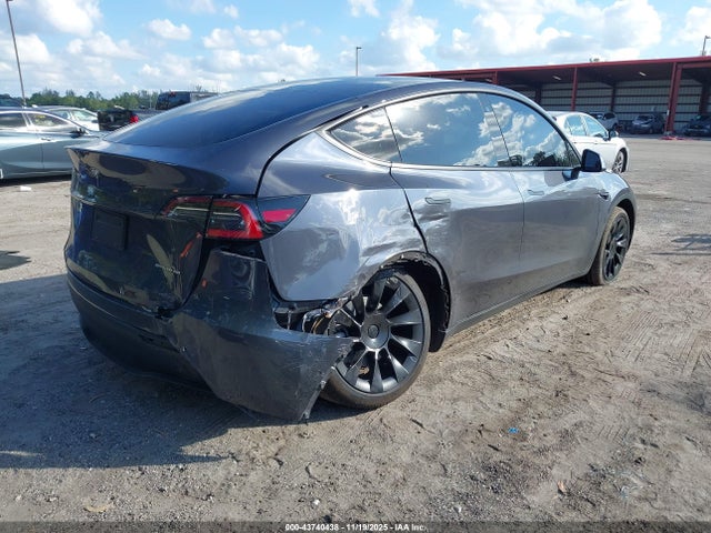 2020 TESLA MODEL Y 5YJYGDEE8LF045784 Photo 3