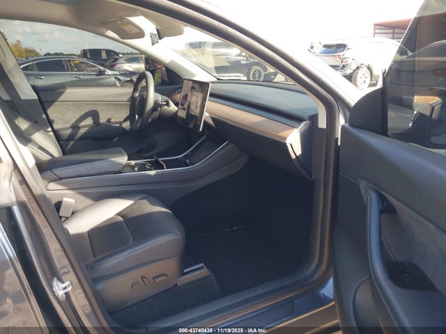 2020 TESLA MODEL Y 5YJYGDEE8LF045784 Photo 4