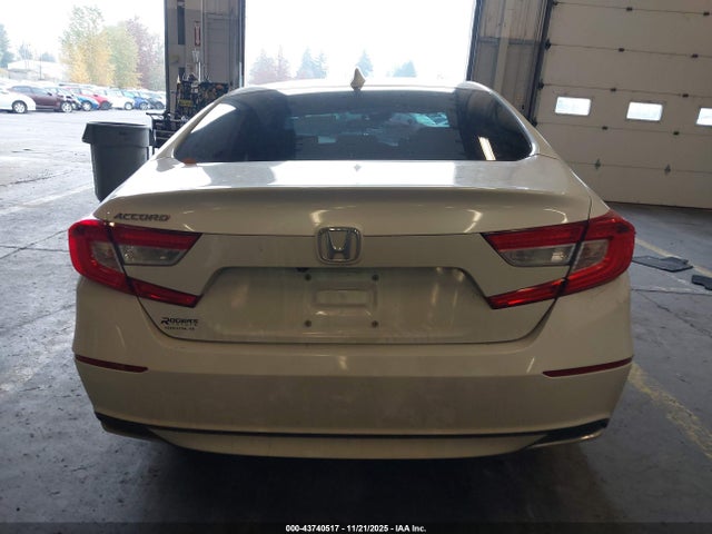 Honda Accord 2018 1HGCV1F18JA080732 Image 30