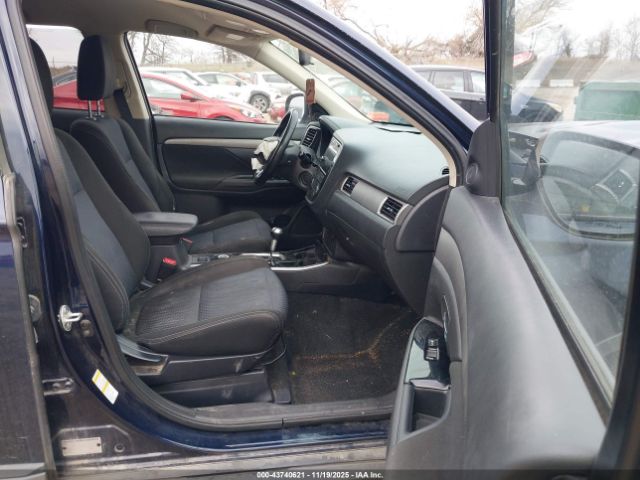 2017 MITSUBISHI OUTLANDER JA4AZ3A3XHZ037711 Photo 4