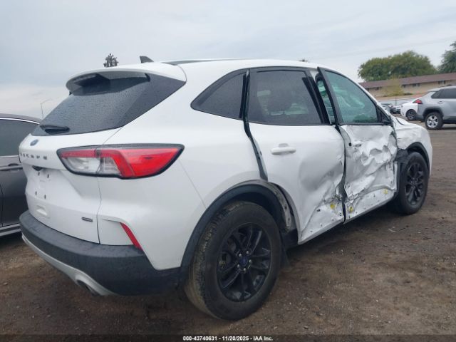 2020 FORD ESCAPE 1FMCU0BZ3LUB42946 Photo 3