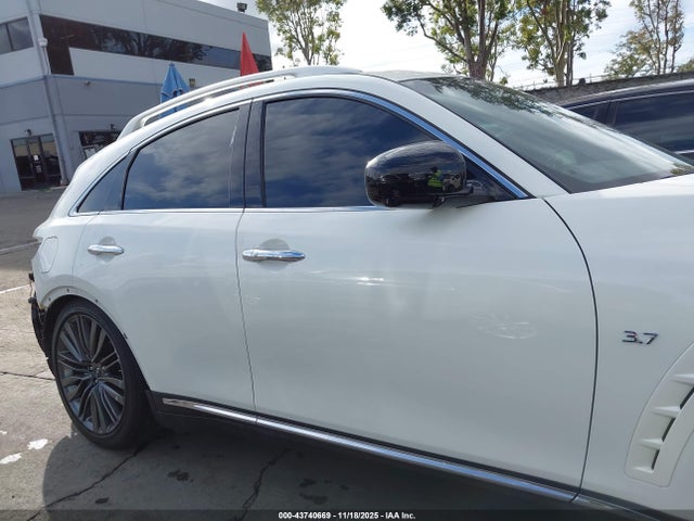 43740669 :رقم المزاد ، JN8CS1MU2HM140764 vin ، 2017 Infiniti Qx70 مزاد بيع