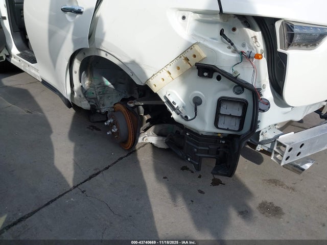 43740669 :رقم المزاد ، JN8CS1MU2HM140764 vin ، 2017 Infiniti Qx70 مزاد بيع