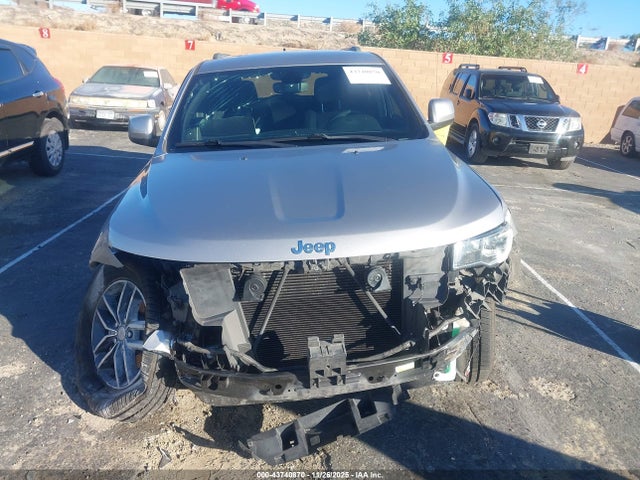 1C4RJEAG6JC451172 Jeep Grand Cherokee Laredo E 4x2