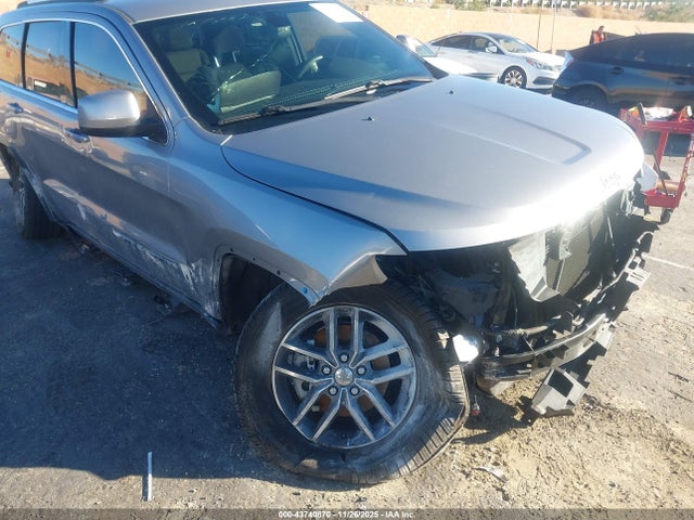 1C4RJEAG6JC451172 Jeep Grand Cherokee Laredo E 4x2