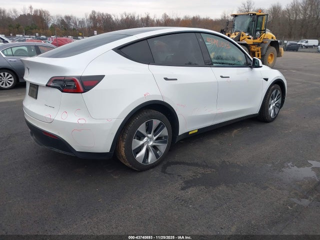 2021 TESLA MODEL Y 5YJYGDEE0MF251537 Photo 3