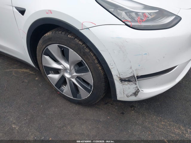 2021 TESLA MODEL Y 5YJYGDEE0MF251537 Photo 5