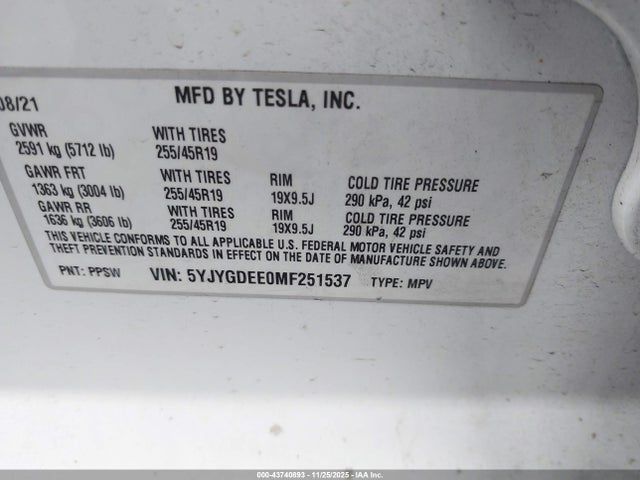 2021 TESLA MODEL Y 5YJYGDEE0MF251537 Photo 8