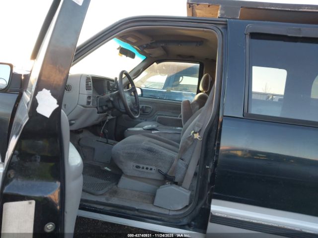 1995 CHEVROLET SUBURBAN 1GNFK16K3SJ394343 Photo 4
