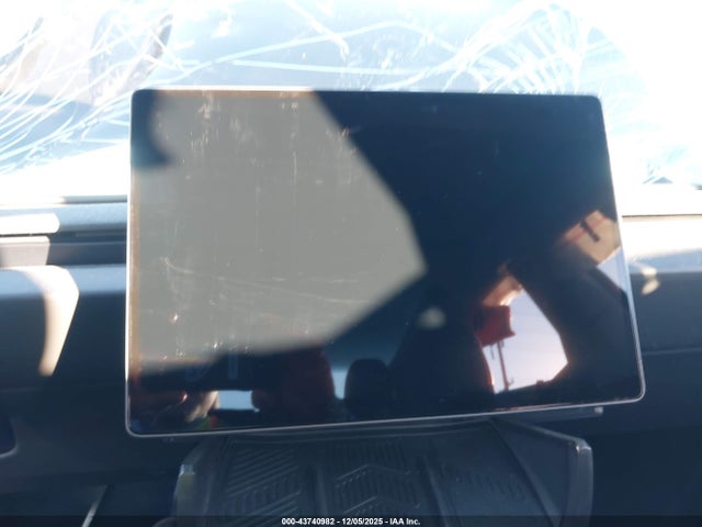 2025 TESLA MODEL 3 5YJ3E1EB1SF964545 Photo 6