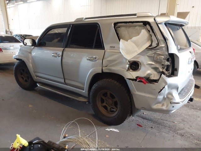 2013 TOYOTA 4RUNNER JTEZU5JR7D5057693 Photo 2