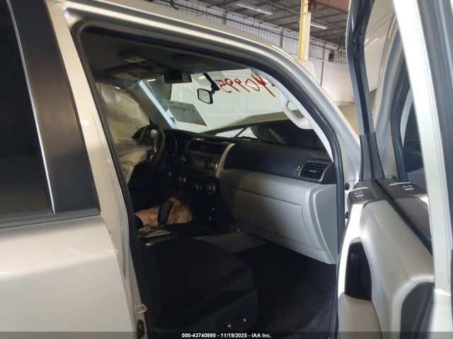 2013 TOYOTA 4RUNNER JTEZU5JR7D5057693 Photo 4