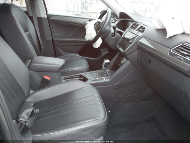 2022 VOLKSWAGEN TIGUAN 3VV3B7AX3NM057438 Photo 4