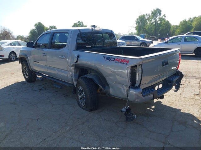 3TMCZ5AN3JM176968 Toyota Tacoma Trd Off Road