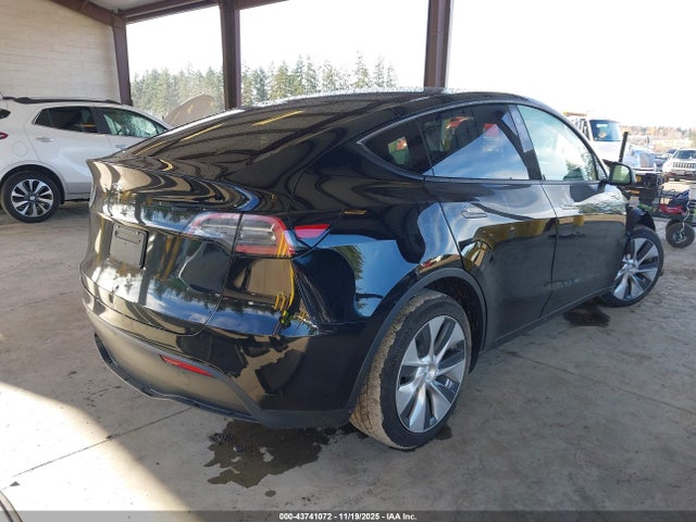 2023 TESLA MODEL Y 7SAYGDEE3PF624982 Photo 3