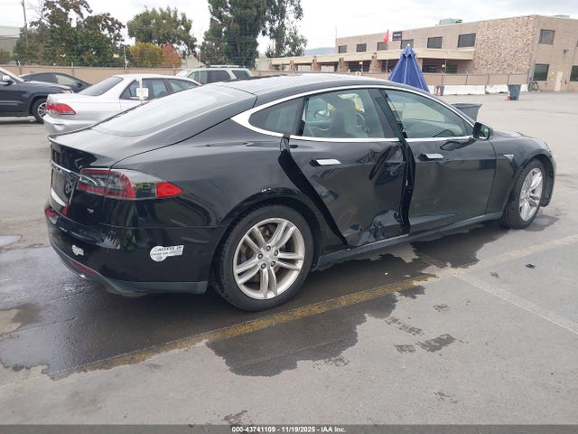 2015 TESLA MODEL S 5YJSA1E16FF107254 Photo 3