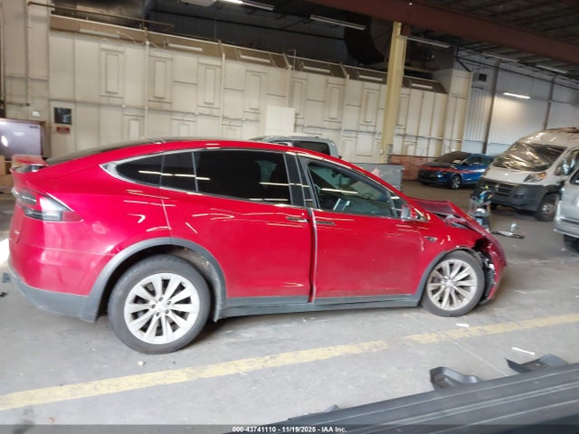 Tesla Model X 60d/70d/75d/90d/p100d 2016 5YJXCBE26GF027730 Image 14
