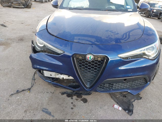 2018 ALFA ROMEO STELVIO ZASFAKPN8J7B67470 Photo 5