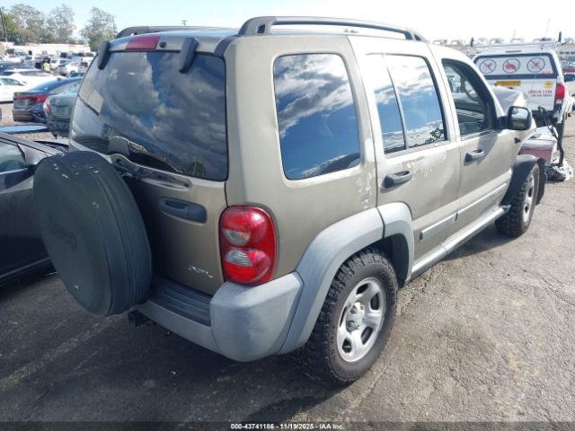 2005 JEEP LIBERTY 1J4GL48K55W502990 Photo 3