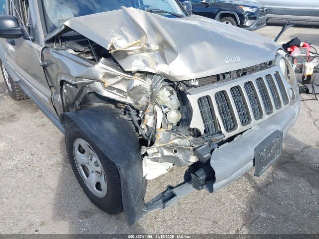 2005 JEEP LIBERTY 1J4GL48K55W502990 Photo 5
