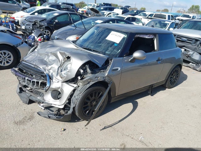 2019 MINI HARDTOP WMWXP5C59K2L06584 Photo 1